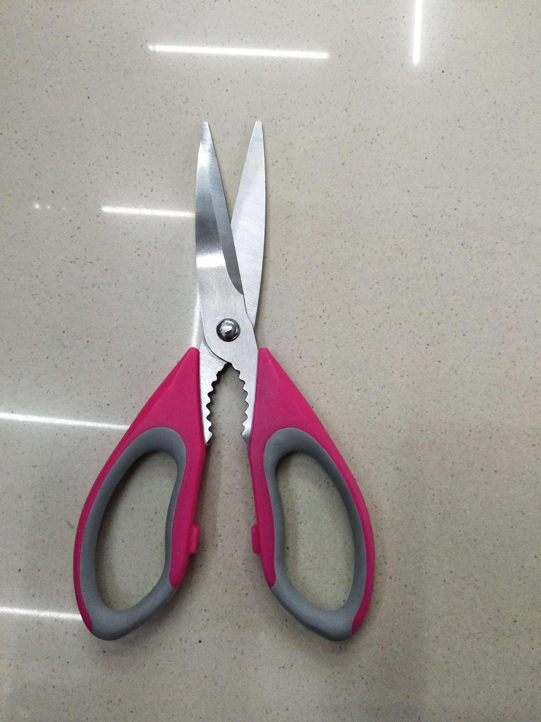 Scissors, kitchen scissors, multi-functional kitchen scissors, multi-functional kitchen hardware, kitchen bottle opener, scissors, hardware knives details Picture