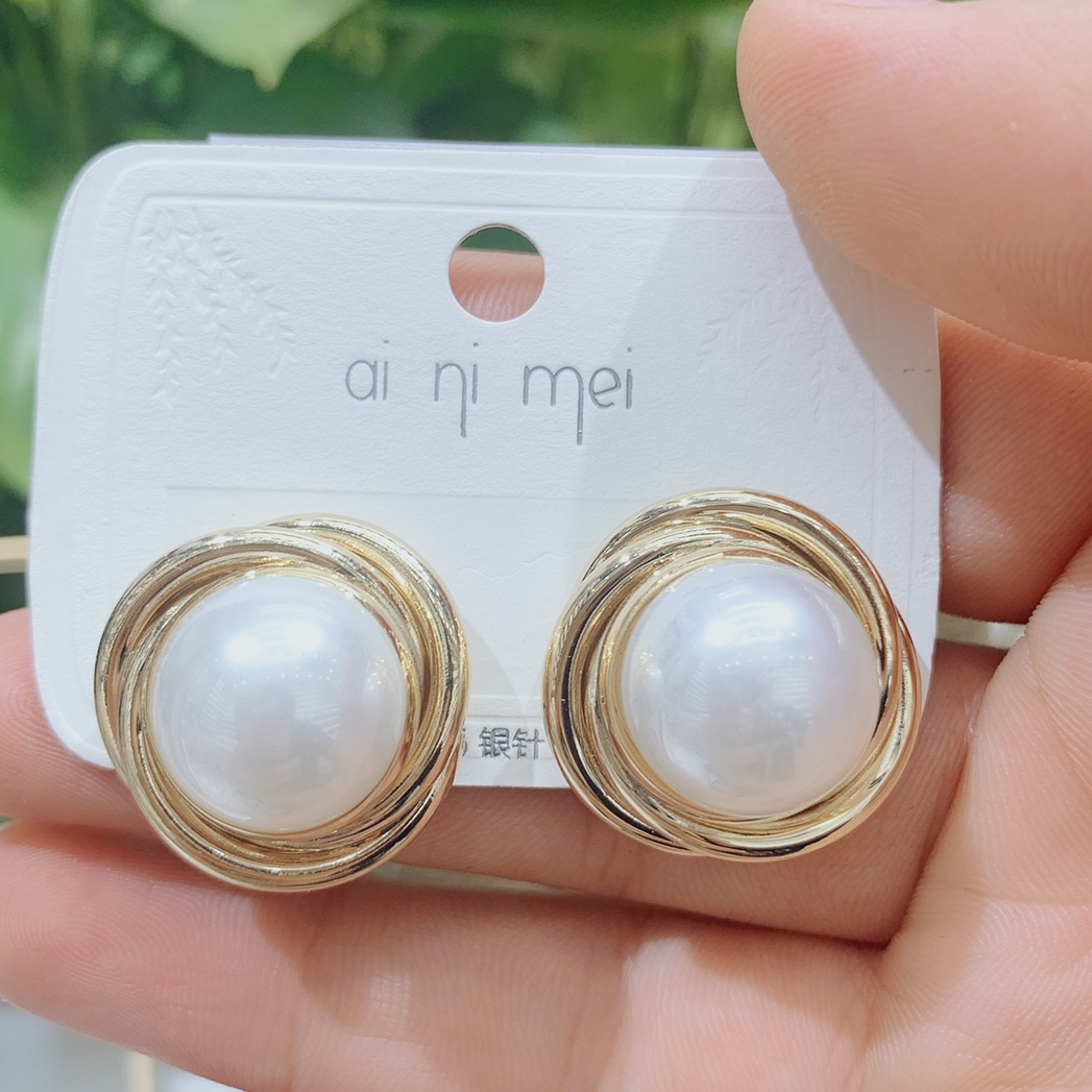 925 Silver needle high-end spiral pearl stud earrings, retro Hong Kong-style grand earrings for women, Korean-style trendy earrings