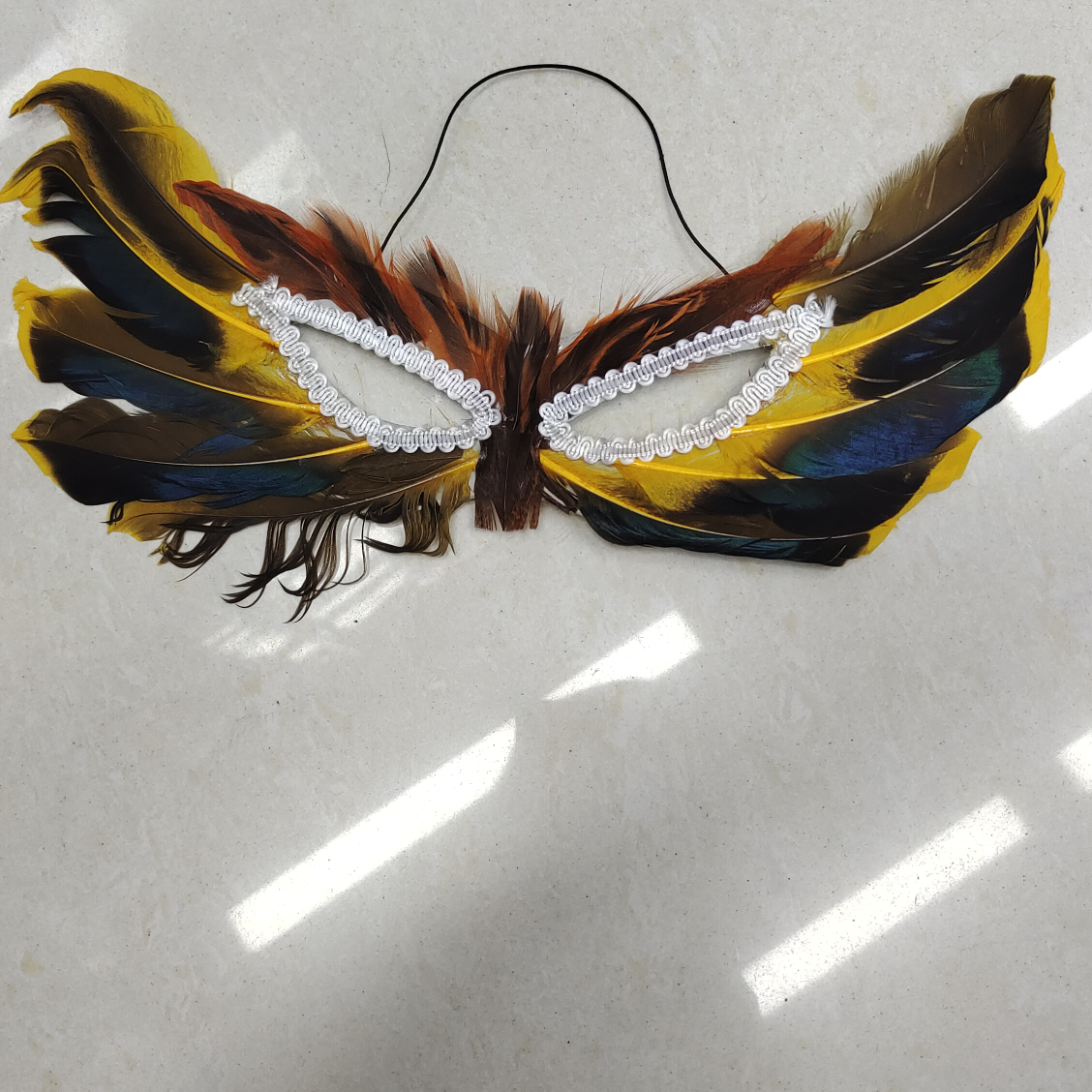 舞台演出面具小号，