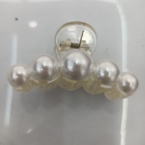 Five pearl claw clips