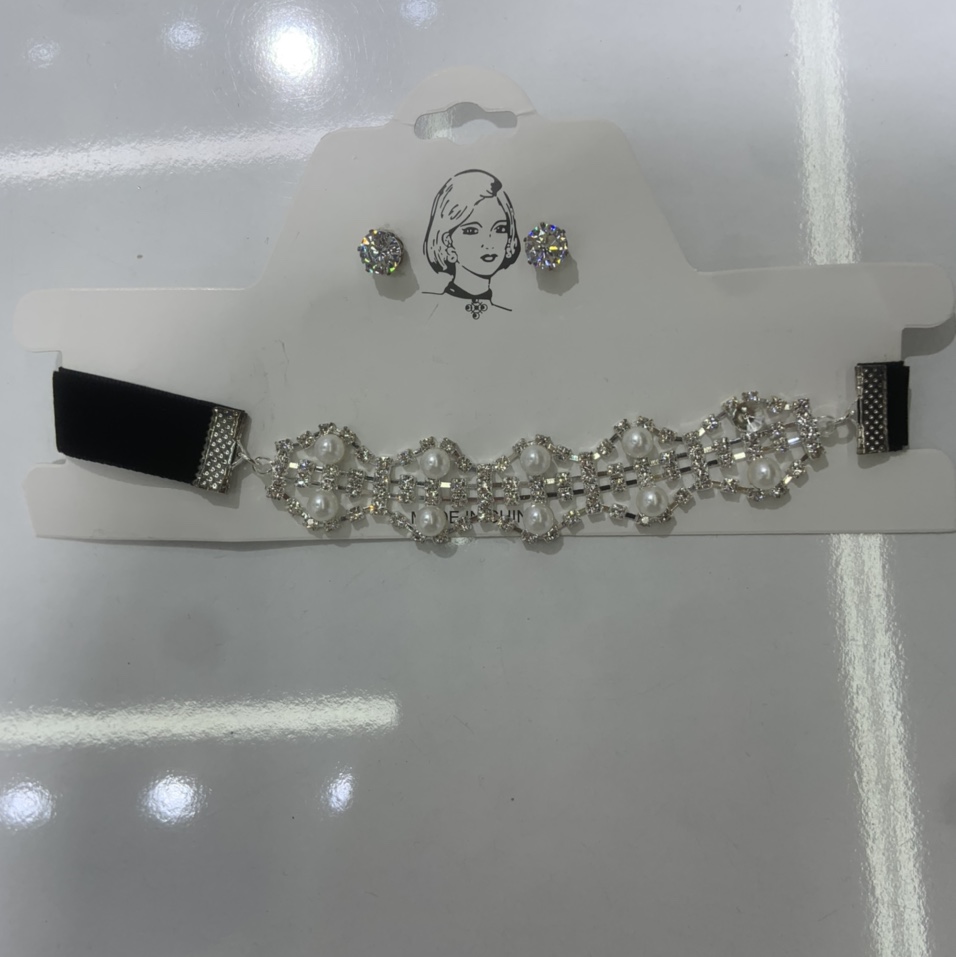 Rhinestone chain 33