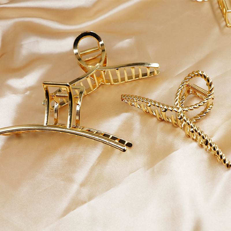 The popular small-sized metal butterfly grabber for the back of the head is a simple and elegant Korean-style shark clip for women Item Picture
