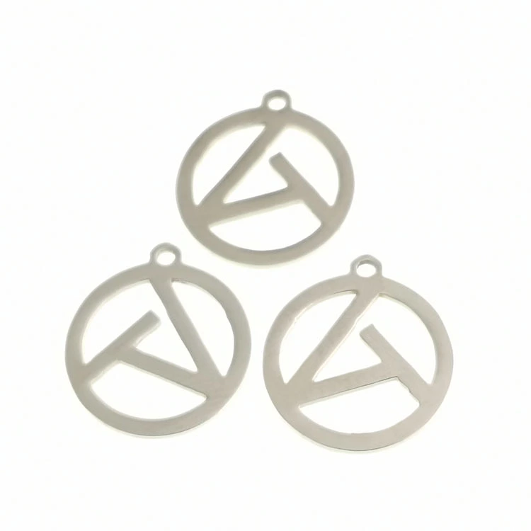 Triangle pendant stainless steel military brand fashion brand jewelry titanium steel simple fashion necklace cross-border new accessories niche