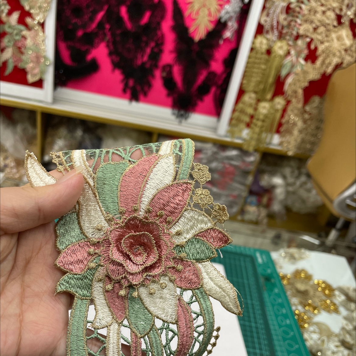 Four Color Mix And Match Floral Water Soluble Embroidery Floral details Picture