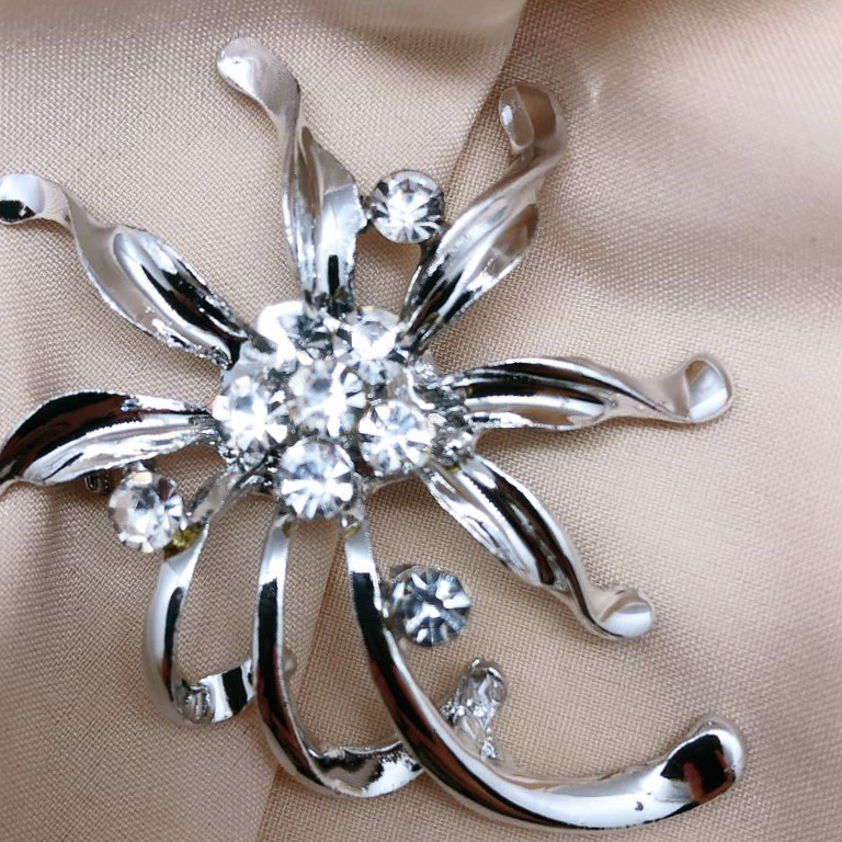 Temperamental accessorize with ladies' suit jackets