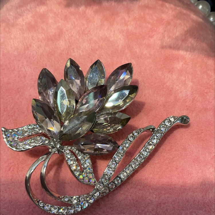 Horse Eye high quality crystal brooch