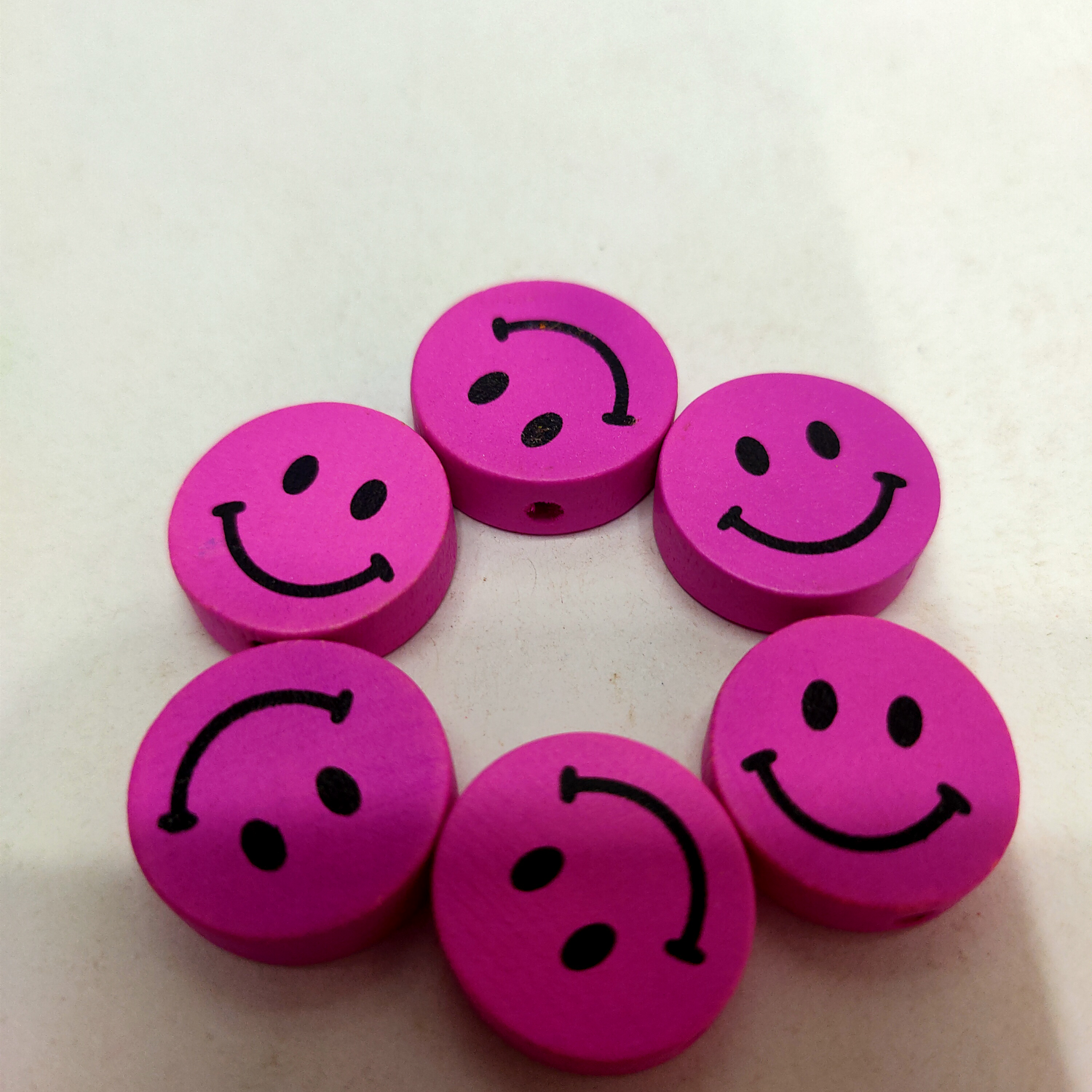 Manufacturers direct sales of wooden accessories round face rosy red
