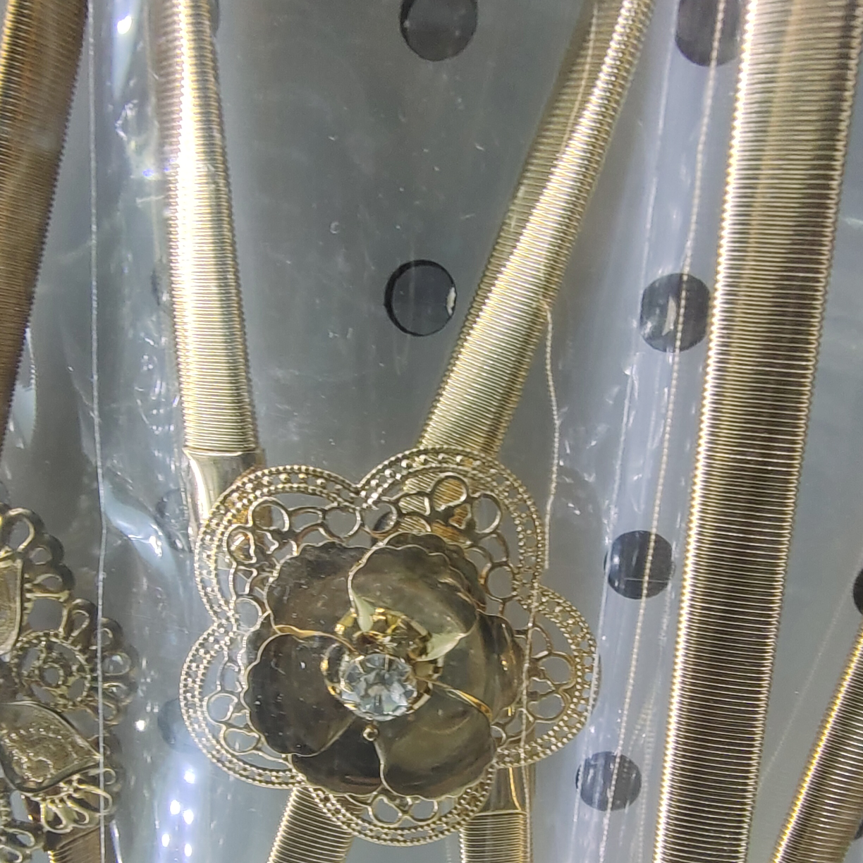 y62, a trendy golden metal rhinestone pearl leaf buckle spring elastic band paired with a thin waist chain belt for pants