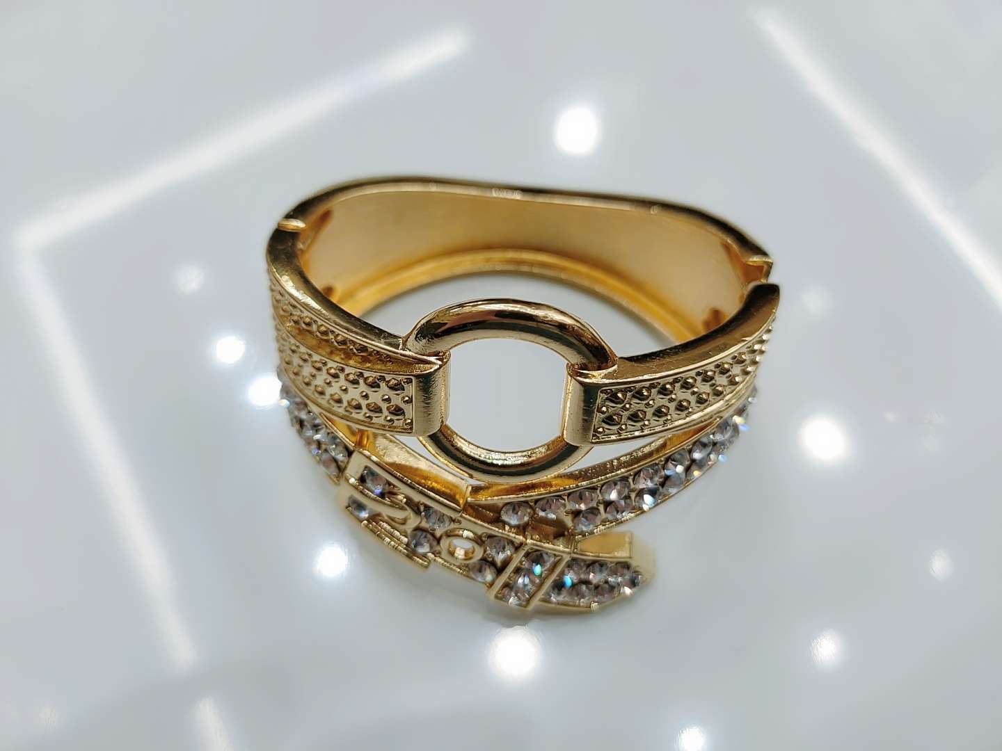 Japanese and Korean exaggerated bracelet, bright one-line wide edge symmetrical open bracelet, alloy bracelet with dot diamonds Specification image