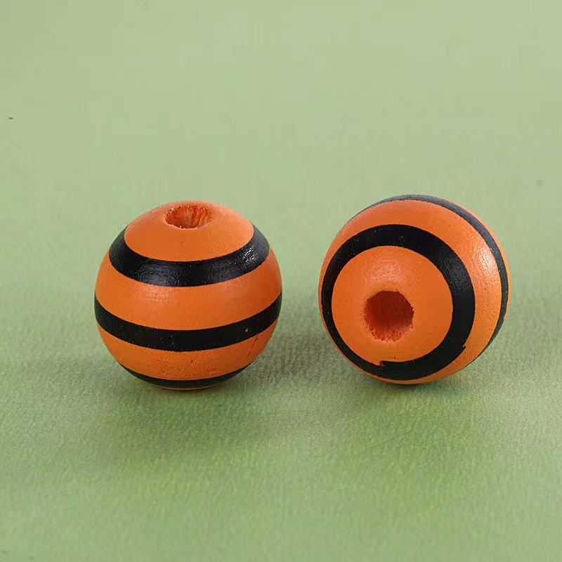 Wood print bracelet, necklace and earring accessories detail image 6