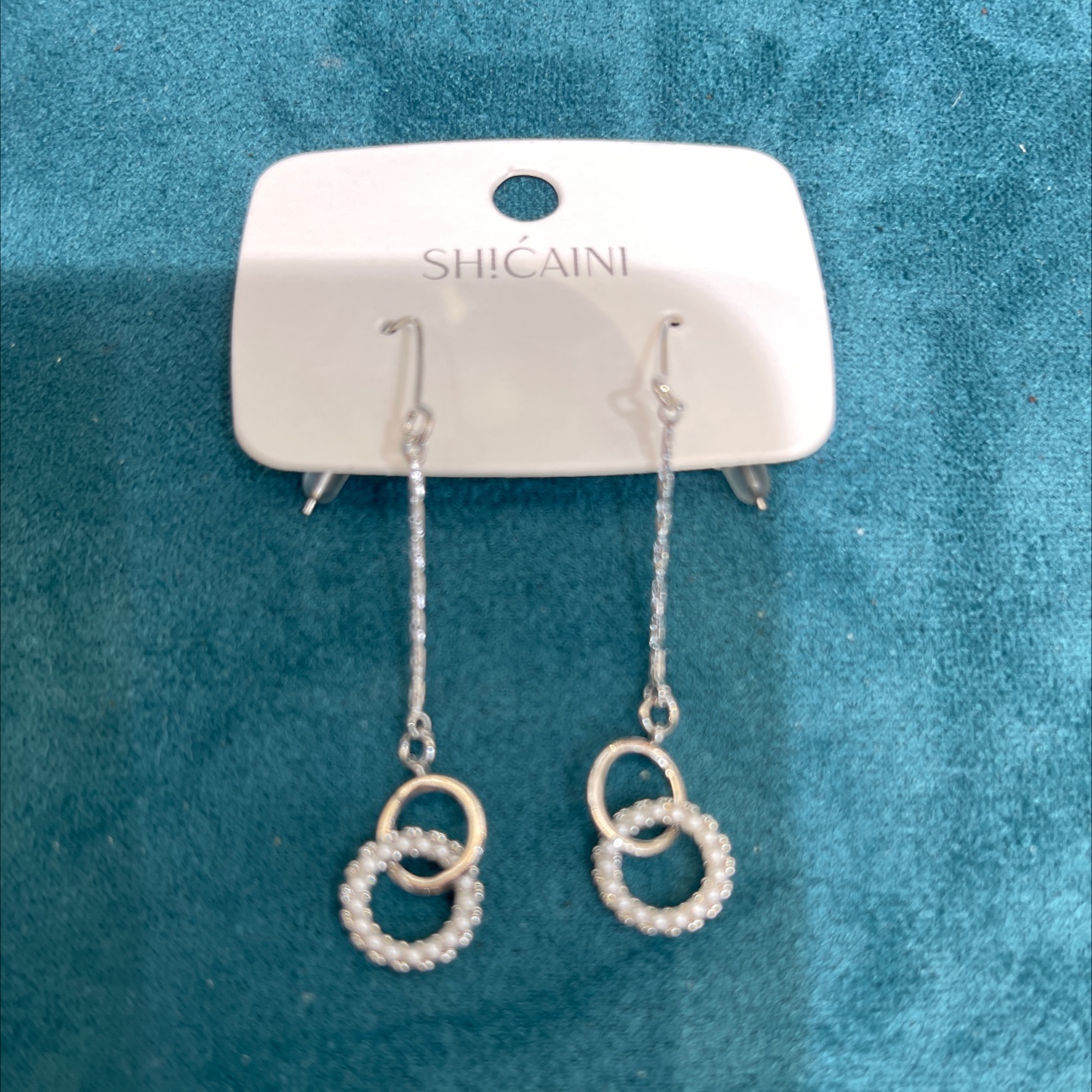 Interlocking ear hooks