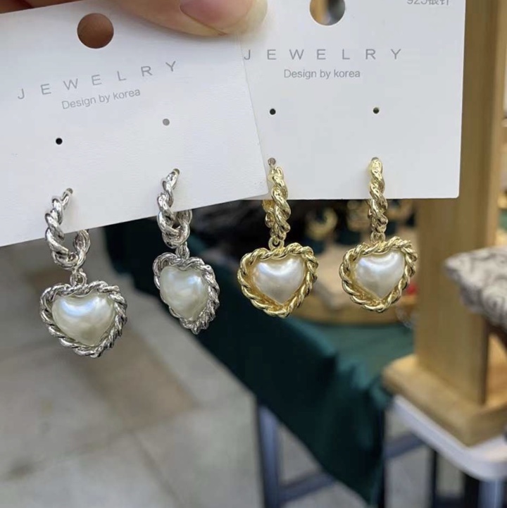 Earrings hk