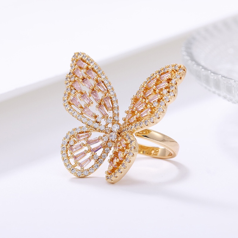 Anillo de mariposa grande tendencia