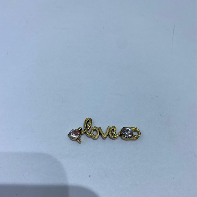 Two diamonds love