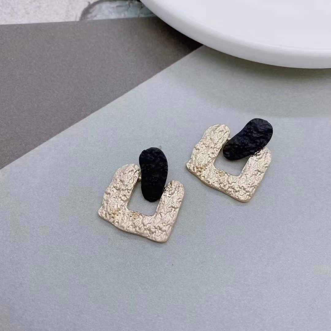 小众复古时尚简约新款珍珠耳钉女ins潮网红气质性i冷淡风耳环