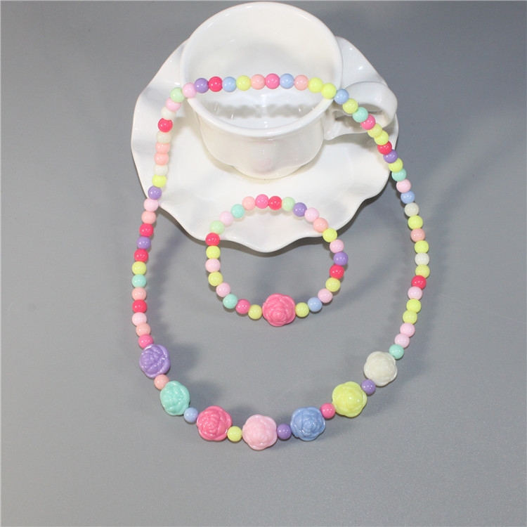 Children, baby girls, princesses, little girls' accessories, cute flower beads, necklaces, bracelets, sets of girls' accessories Application Scenario
