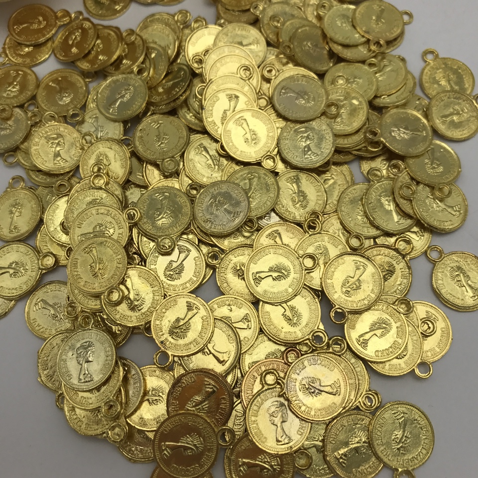 合金材料1.4金色美人头吊坠铜钱