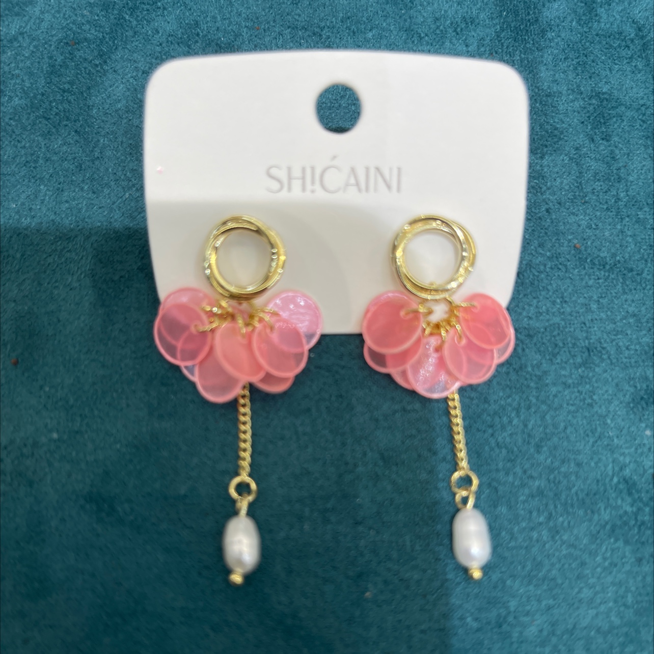 Gold freshwater pearl earrings