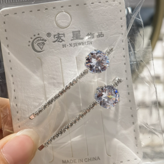 Sparkling diamond one-piece hair clip, European and American fashion show, versatile, full diamond bangs clip, popular headwear, side clip hair accessory for women 70
