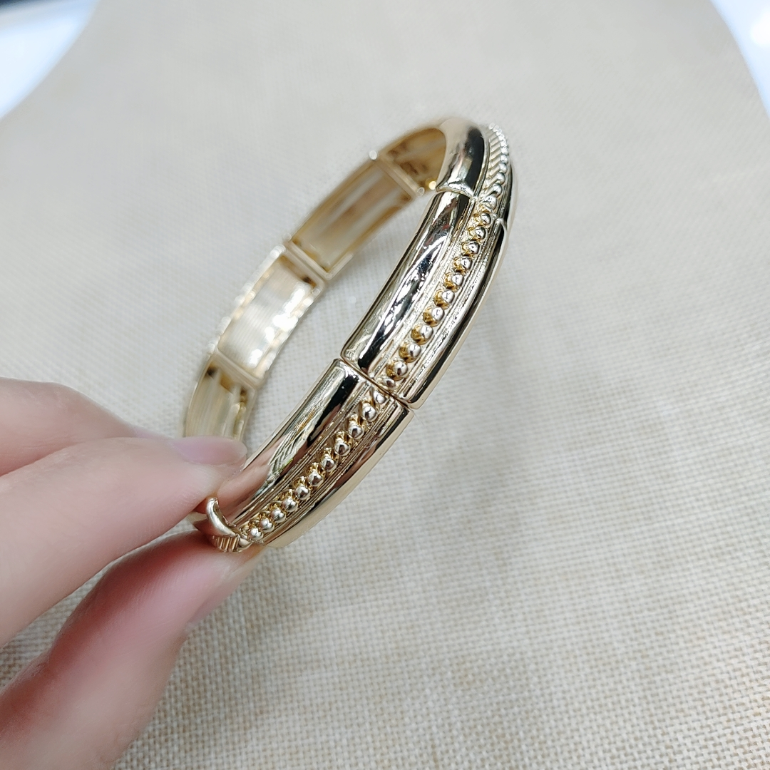 Foreign trade single custom cold all-match smooth simple wide texture bracelet design bracelet female new free shipping