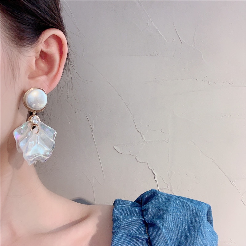 Sheer glitter piece long earrings