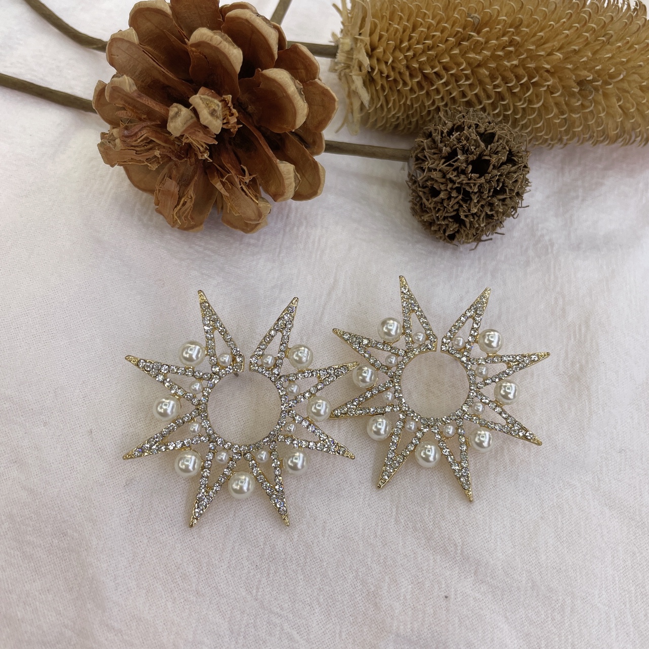 Vintage earrings Imitation gemstone earrings Europe and the United States handmade studs feminine earrings