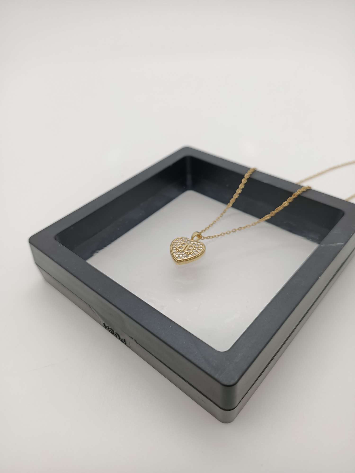 Necklace B Specification image