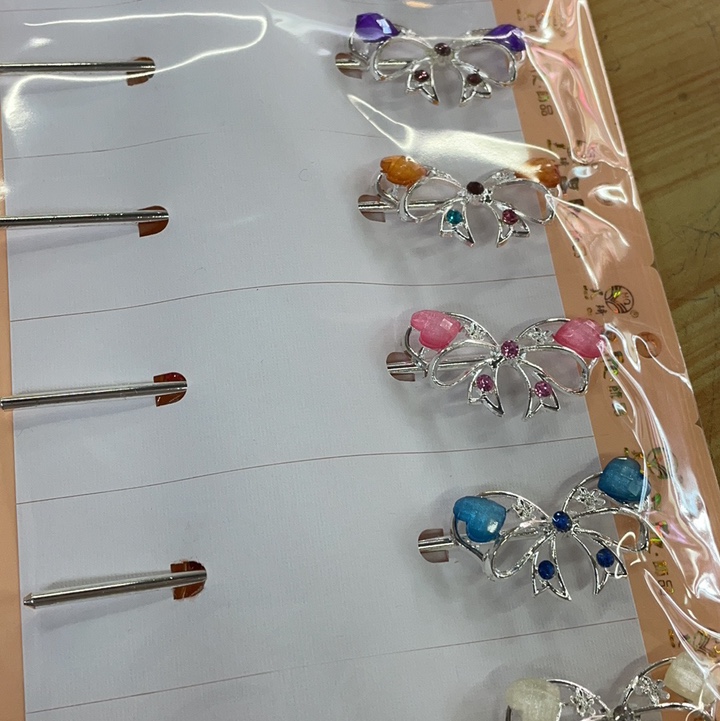 Small bow tie hairpin thumbnail