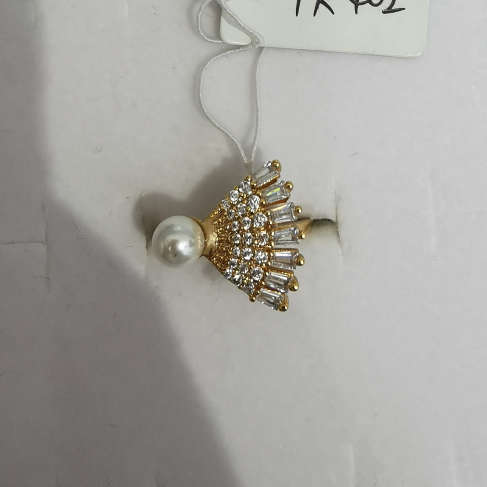 Fan pearl ring