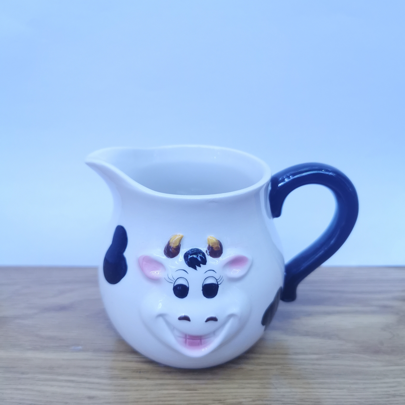 Creative cow milk cup