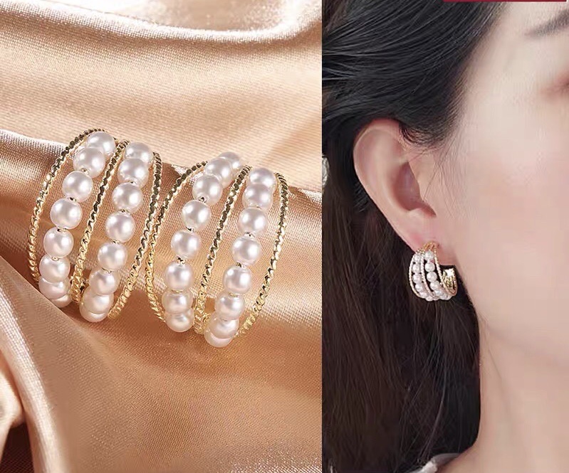 Simple design, fashionable and individual, the elegant pearl stud earrings are a must-have for Internet celebrities Item Picture