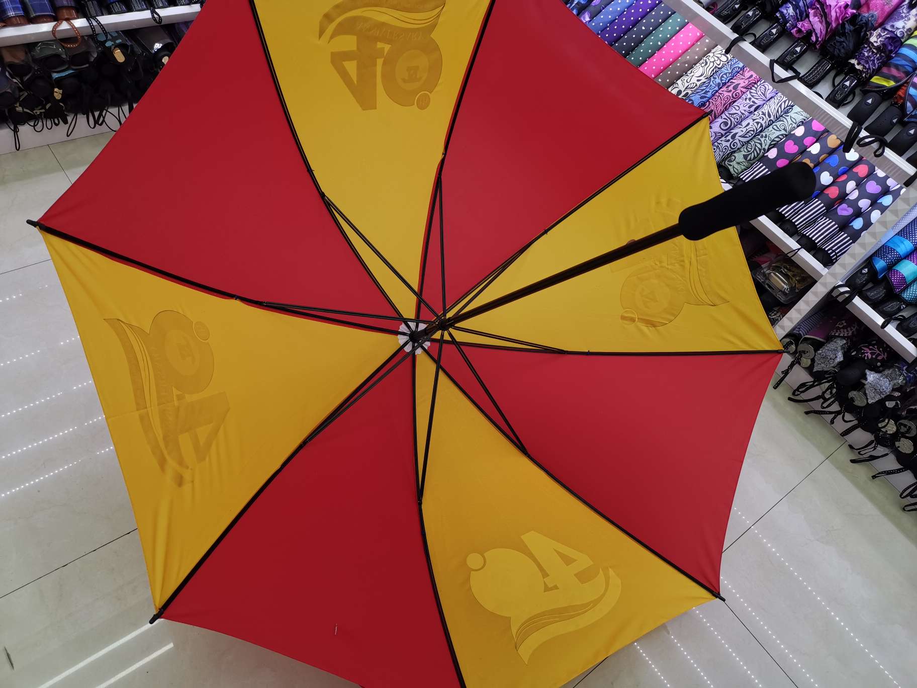 Factory direct sales of all kinds of advertising umbrellas and custom umbrellas Item Picture