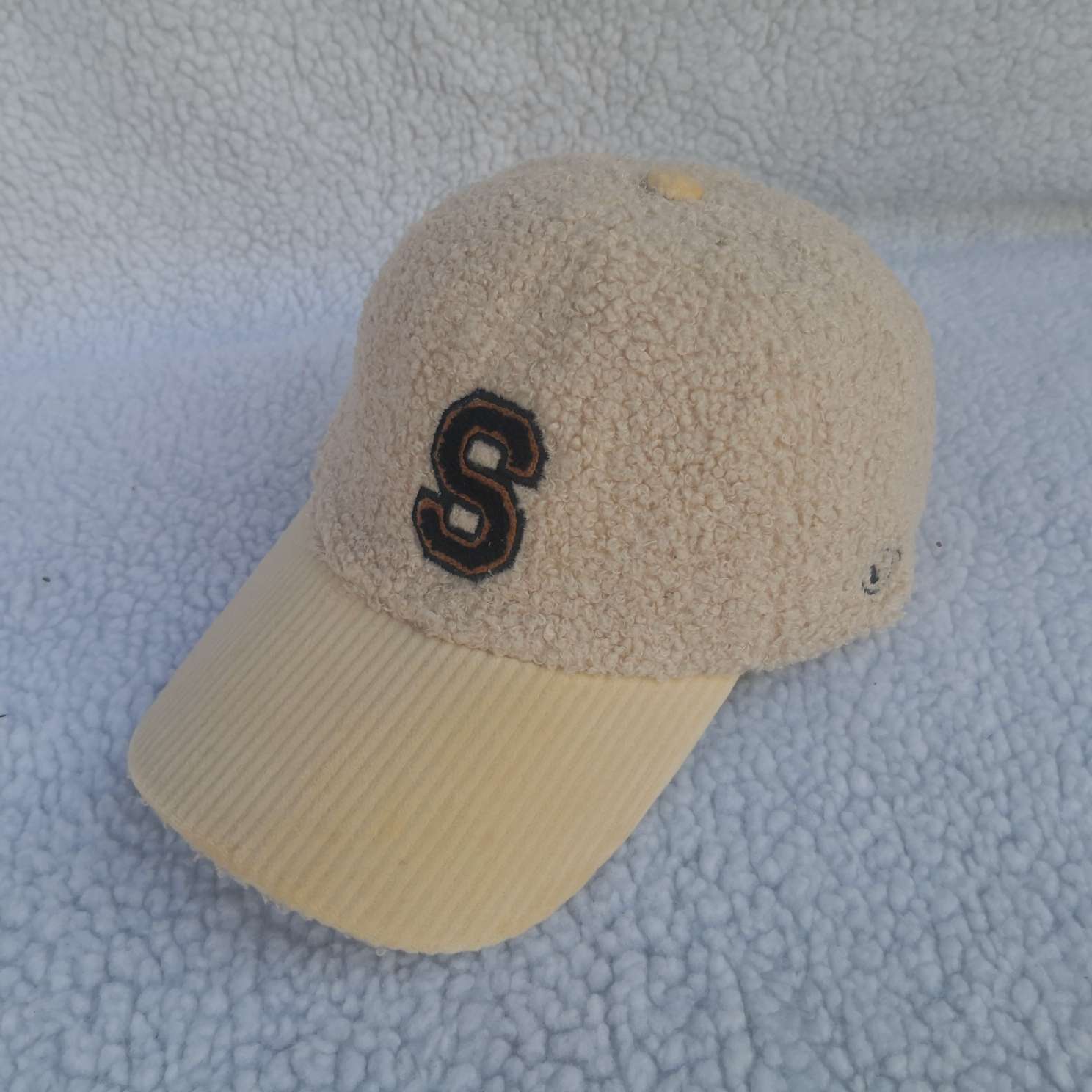 New autumn and winter plush baseball lettering embroidered sun hats that are versatile and cute for both men and women when going out detail image 6