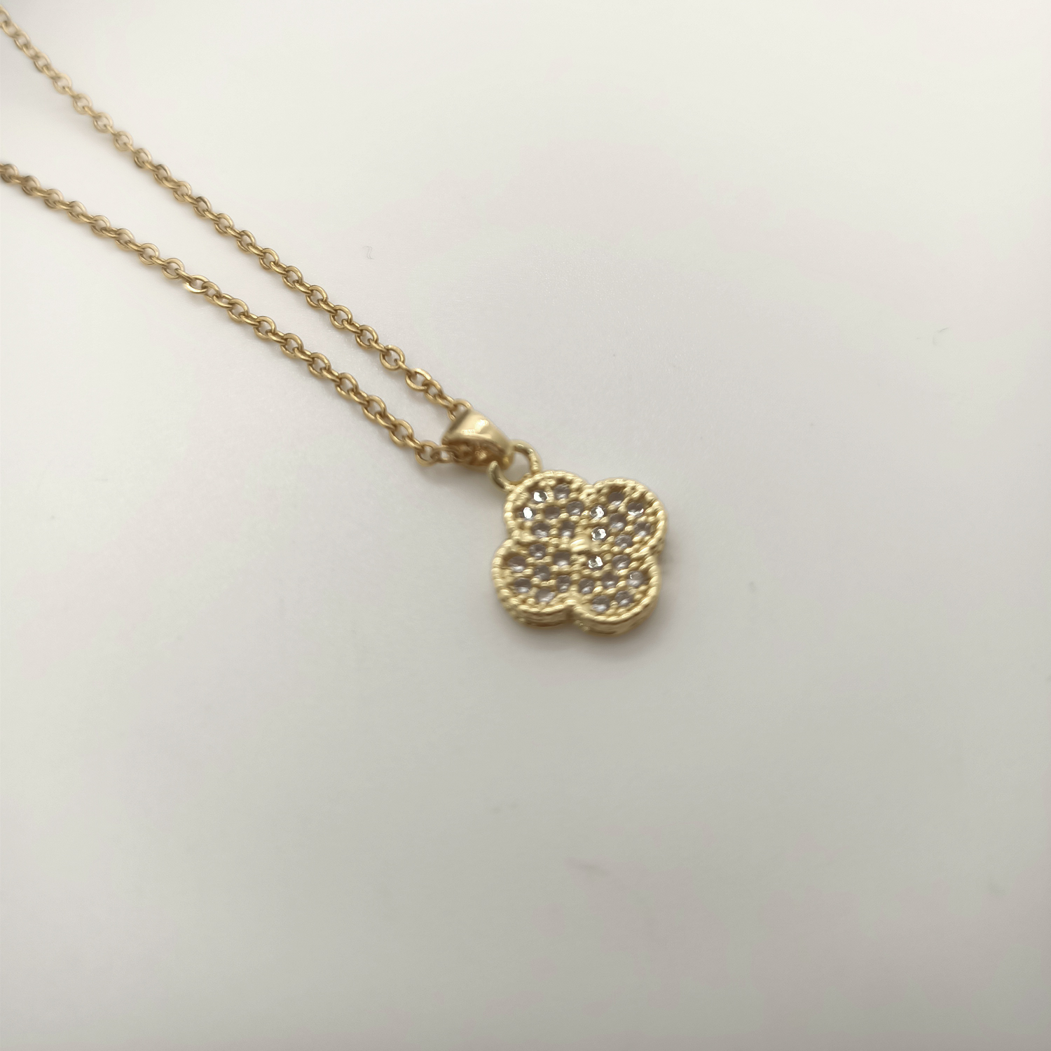 Full diamond necklace