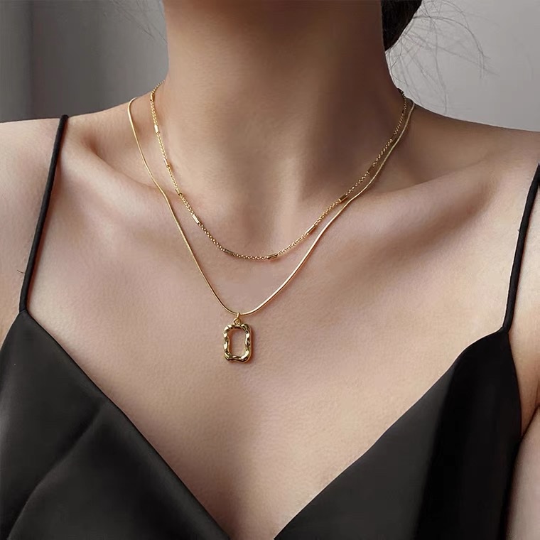 Korean style double-layer square pendant necklace, women's collarbone chain, light luxury and niche design sense, 2021 new style necklace detail image 2