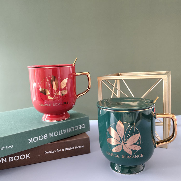 Light luxury gilded ceramic mugs with LIDS, office drinking cups, leaf milk cups, and internet-famous coffee cups detail image 5