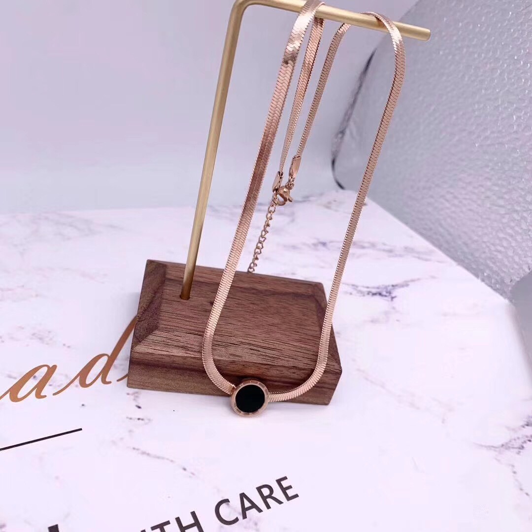 黑园片
不锈钢太钢男女款情侣款厂家直供抖音直播，快手首选。