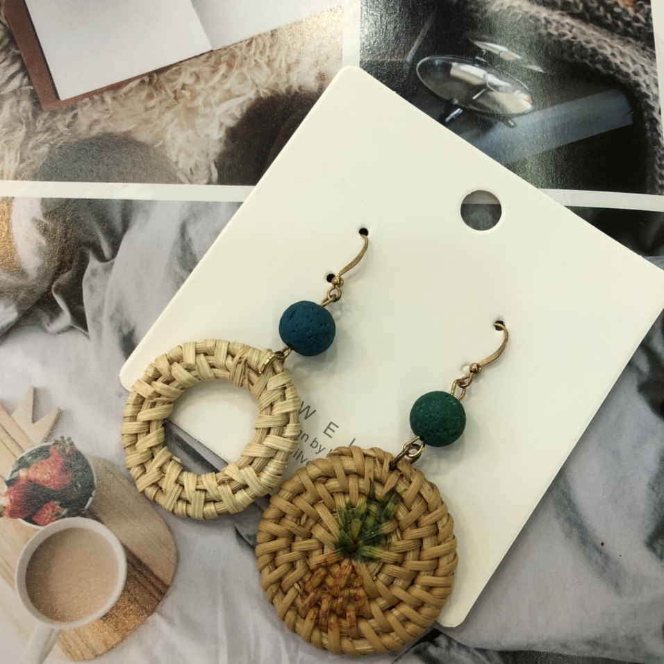 The Internet version of the fashion trend of the little sister's essential single product hoop bamboo braided green earring girl
