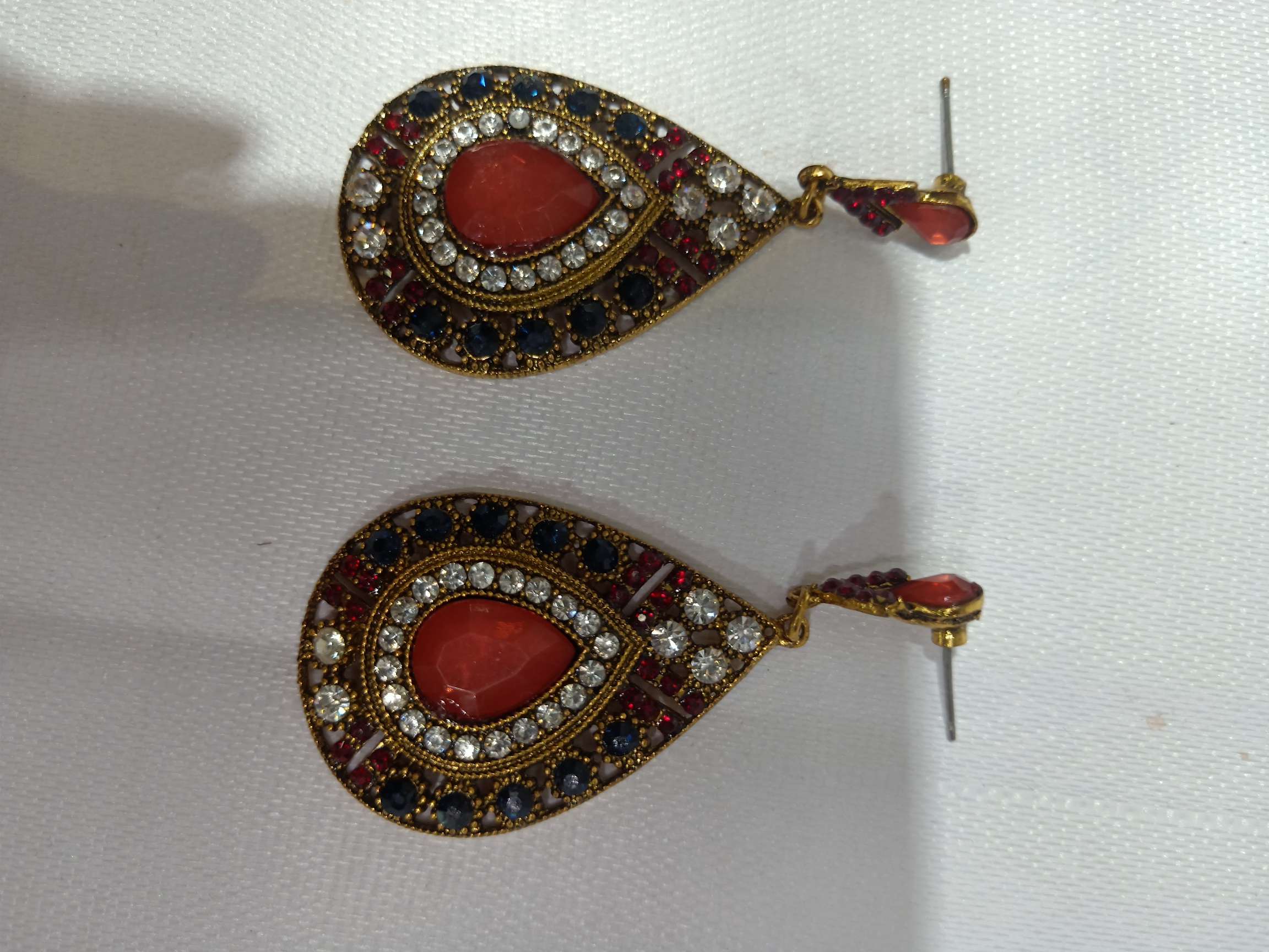 仿古满钻保色耳钉耳环细节图