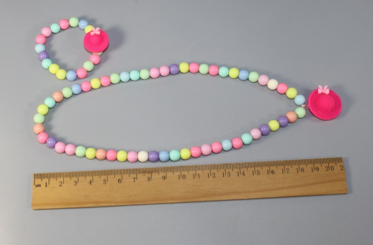 Cute hats, beads, necklaces, bracelets, two-piece sets, baby girls' accessories details Picture