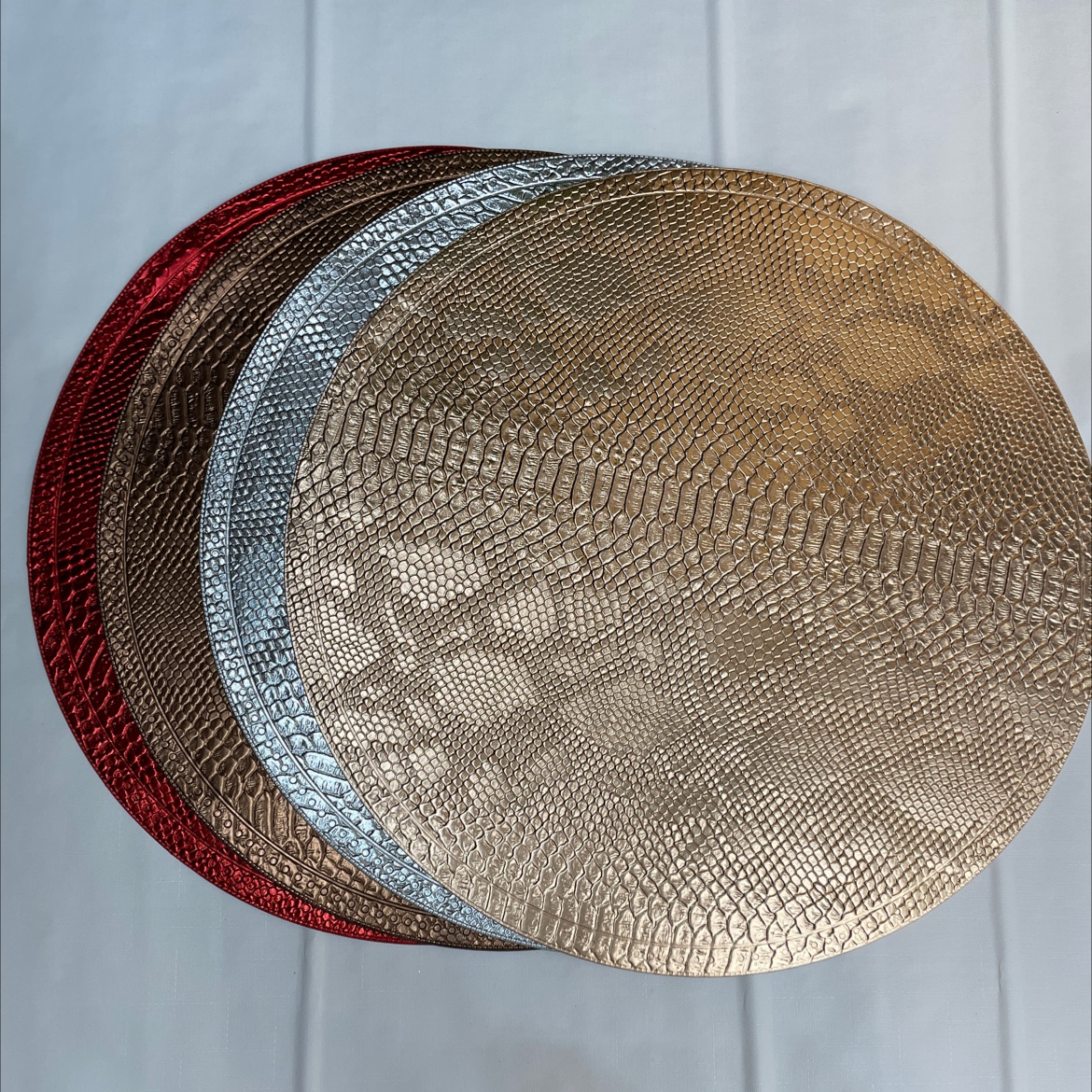 仿皮革蛇纹圆细节图