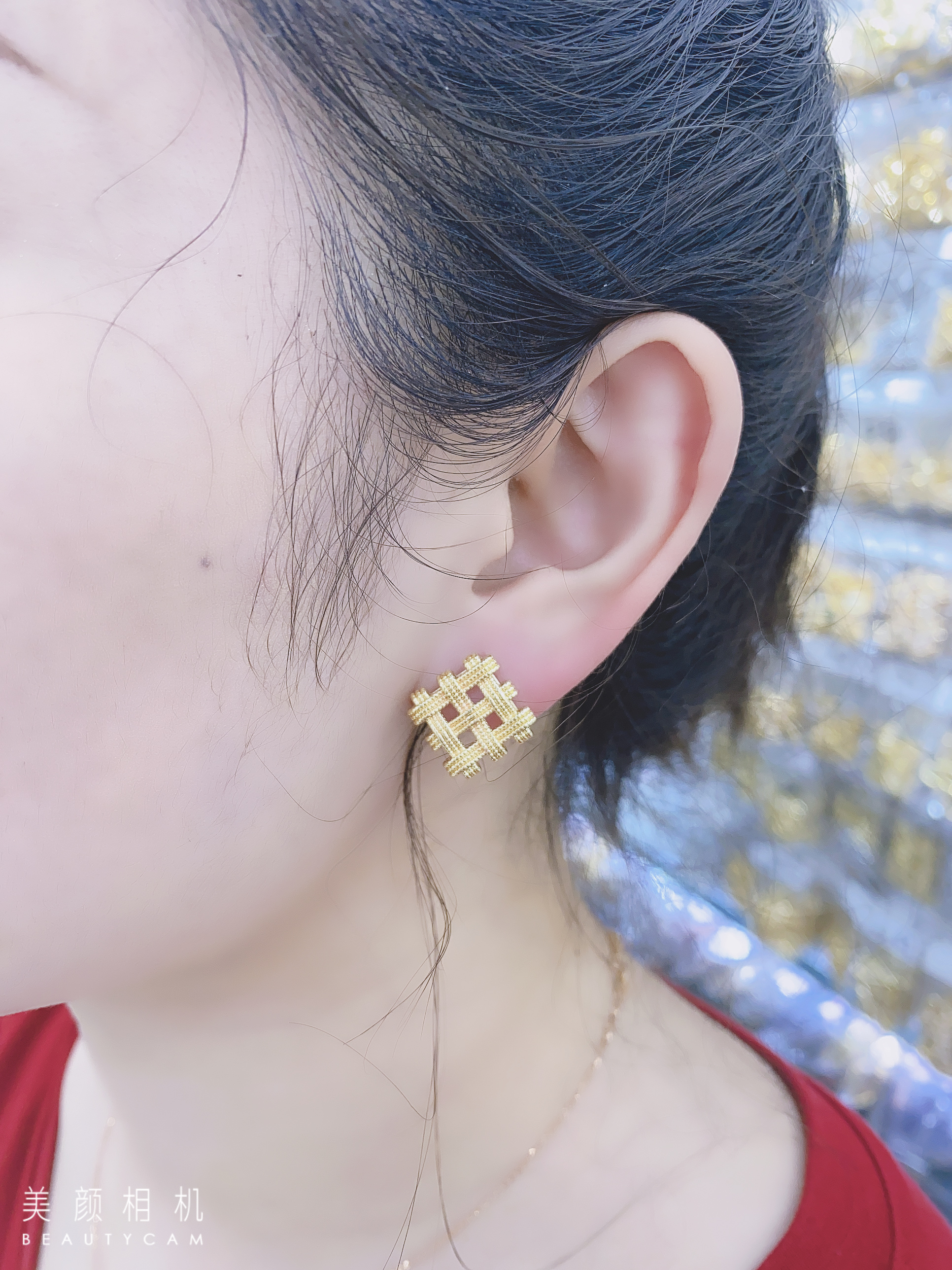 Golden woven square ear needles Specification image