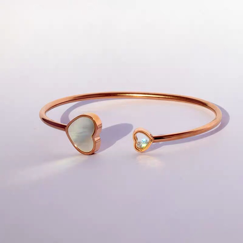 The same style of titanium steel gold-plated bracelet as the Internet celebrity, stainless steel bracelet, open bracelet