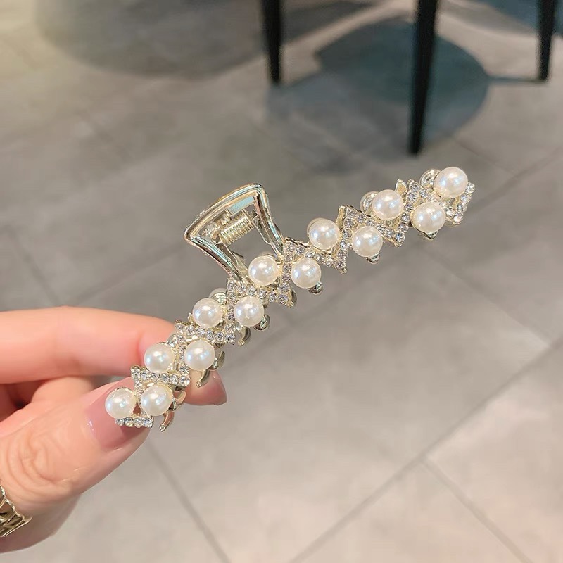 Delicate metal hairpin pearl back of head bangs grab simple Korean girl medium temperament bun top hairpin