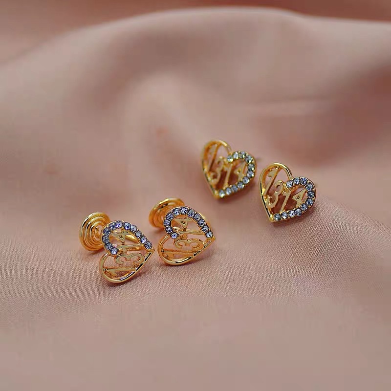 A lifetime of personalized, fashionable, trendy and versatile stud earrings. details Picture