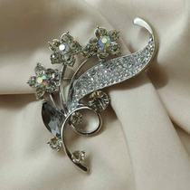 Crystal glass fashion brooch