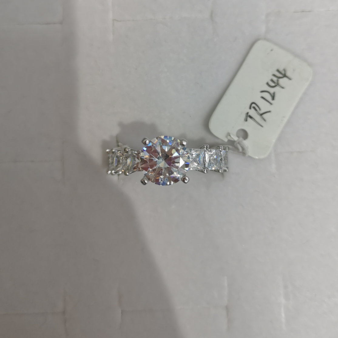 Copper ring round zircon square zircon