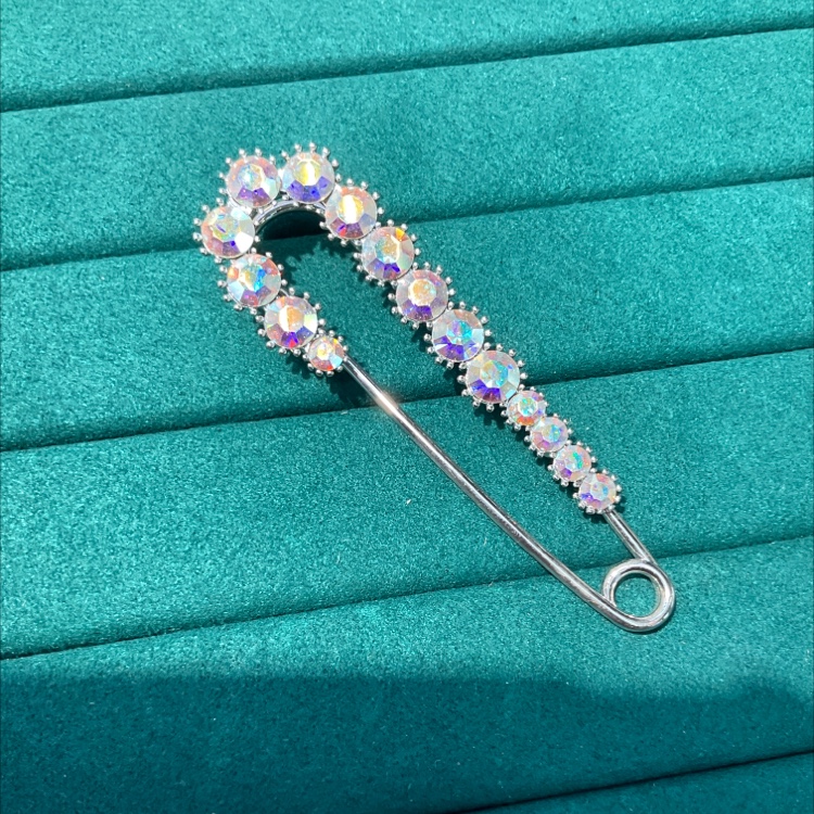 Colorful crystal pin 🧷 brooch