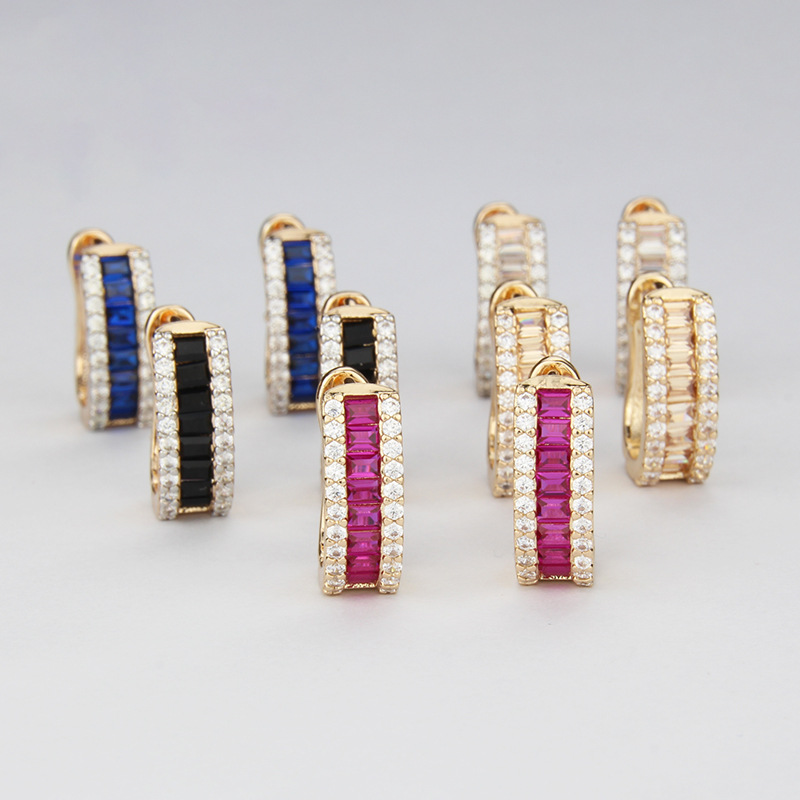 ins European and American cross-border e-commerce diamond-encrusted colored zirconium earrings manufacturer in stock, simple and personalized gold, silver and copper earrings Application Scenario