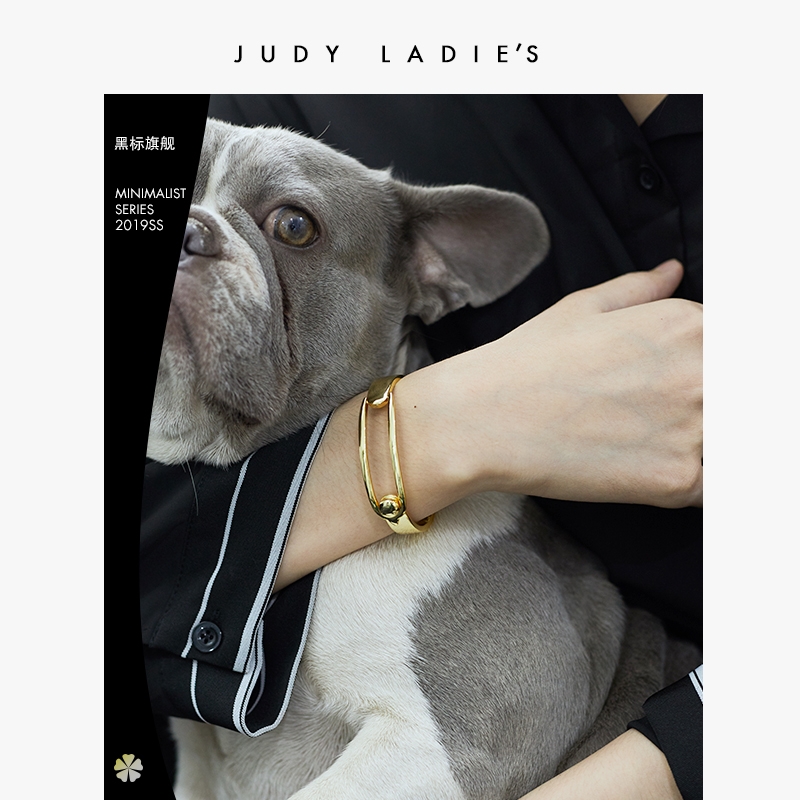 judy's unique design of a copper gold-plated, light luxury and high-end open bracelet for women, a new original European and American style bracelet on Instagram